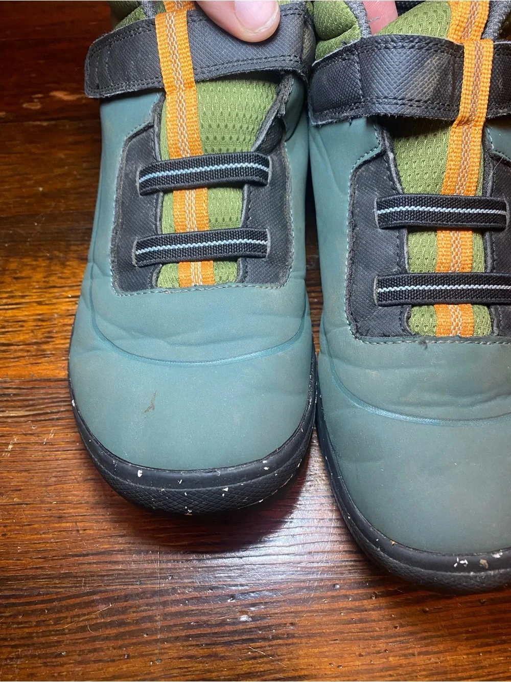 EUC Kids BOGS Kids Skyline Kicker Mini Sneaker Velcro Slip On Flexible Sole